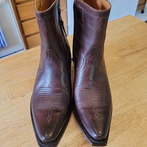Women's boots size 8.5C